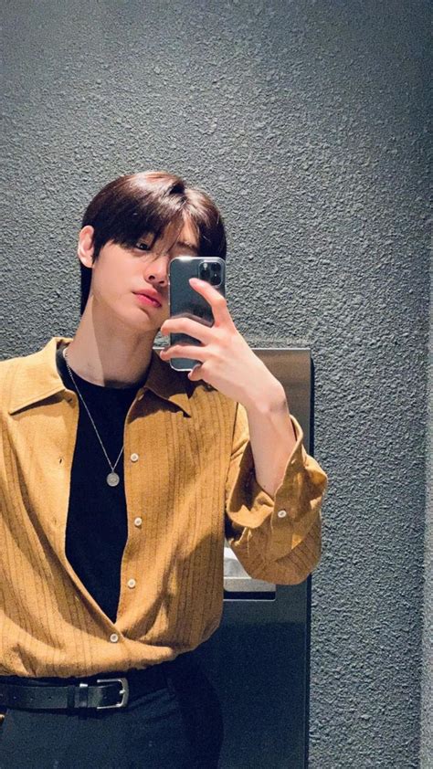 Park Sunghoon Mirror Selfies ~ Thread Enhypen Boyfriend Pictures Kpop Couples Face Aesthetic