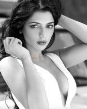 Ruhi Singh Hot Bikini Photos 03 137642 Kollywood Zone