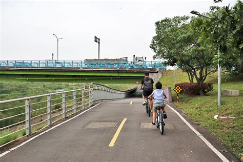 【新北景點】大漢溪自行車道 樹林到鶯歌路段 原住民主題部落公園．樹林環保河濱公園 沐心池 Sweet Tina 樂在生活分享