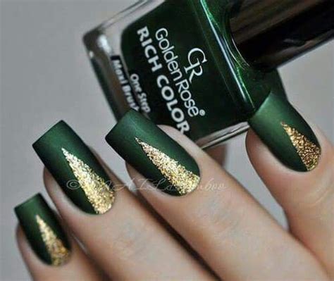 Emerald W Gold Nails Simple Elegant Nails Elegant Nail Art Elegant