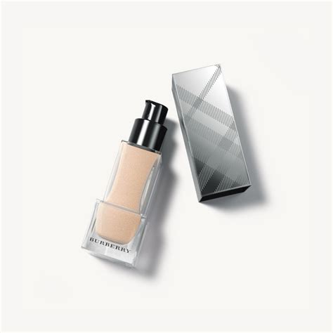 Burberry Fresh Glow Luminous Fluid Base ml Nude Radiance 美容個人