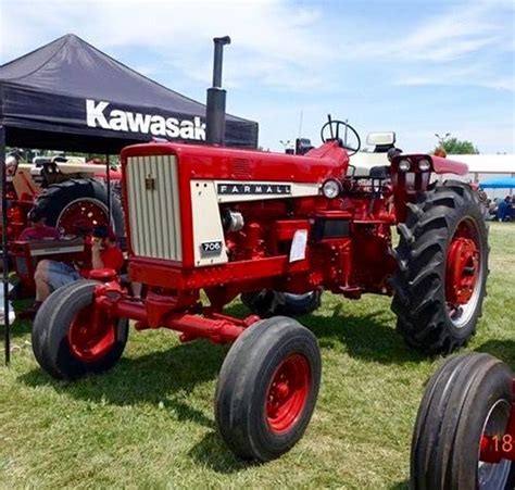 Ih 706 International Harvester Tractors International Tractors Farmall