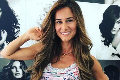 Em topless Cláudia Vieira incendeia as redes sociais TVI