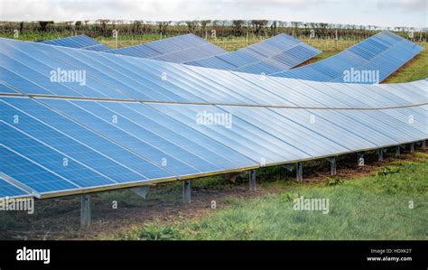 Erneuerbare Nachhaltige Energie Fotos Und Bildmaterial In Hoher