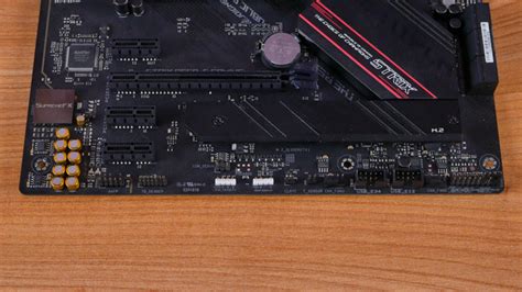 Обзор ASUS ROG Strix B550-F Gaming: Почти обычная материнка.