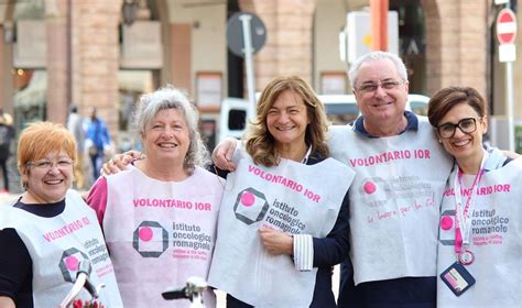 Festa Della Mamma Riecco Le Azalee Lo Ior In Piazza Contro Il Cancro