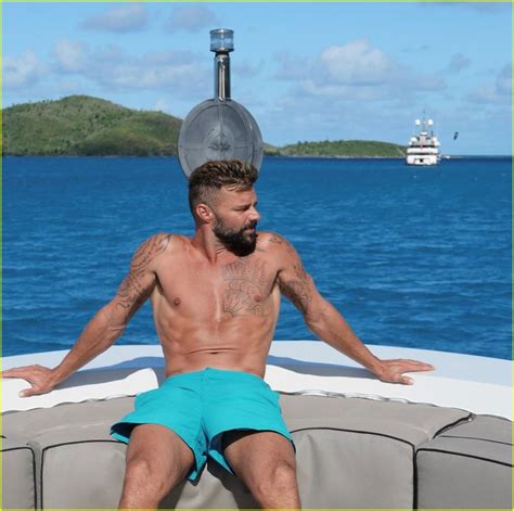 Ricky Martin Looks So Hot In These Shirtless Vacation Photos Photo 4408549 Ricky Martin