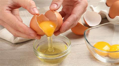 The Hack To Guarantee A Runny Egg Yolk Is More Obvious Than You Think