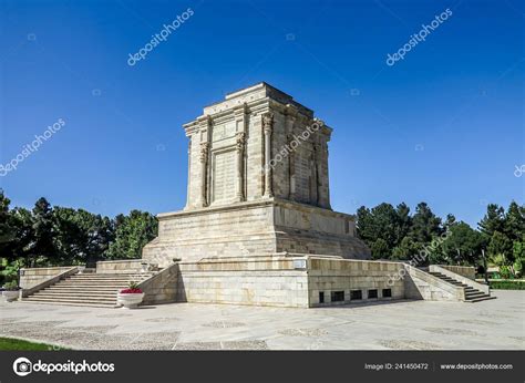 Tus Tomb Ferdowsi Side View Point Blue Sky Background — Stock Photo