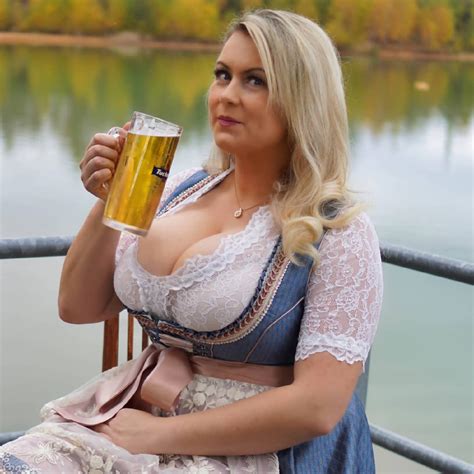 Pati Rose Oktoberfest Woman Beautiful Curvy Women Curvy Woman