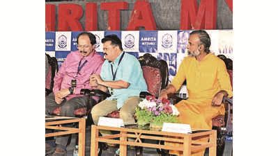 Nagathihalli: Nagathihalli Gives Tips To Budding Filmmakers | Mysuru ...