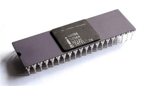 Intel 8086 Vs Motorola 68000 The Microprocessor Battle Of The 80s