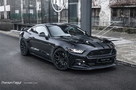 Ford Mustang Black Rims