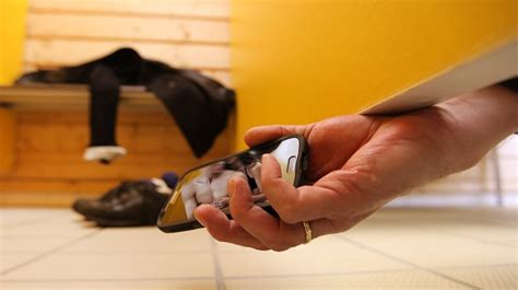 P Rchen Beim Sex Gefilmt Bew Hrungsstrafe F R Schwimmbad Spanner