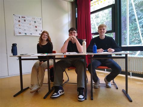 This house would like to congratulate our debating team: 3. Platz im