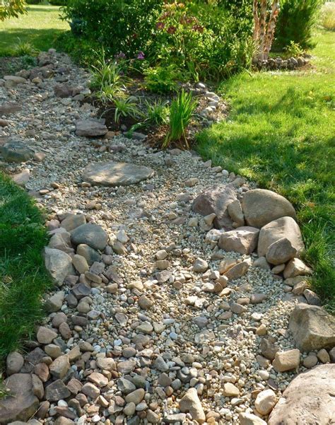 25 Gorgeous Dry Creek Bed Design Ideas Landscaping With Rocks