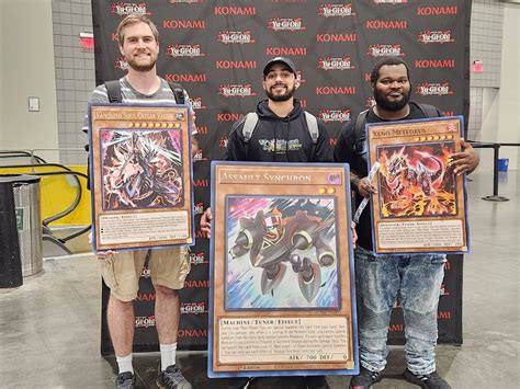 Yu-Gi-Oh! TCG Event Coverage » Friday ATTACK OF THE GIANT CARD!!