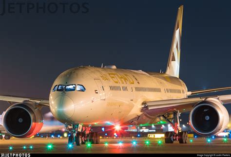 A Bna Boeing Dreamliner Etihad Airways Justin Peeters