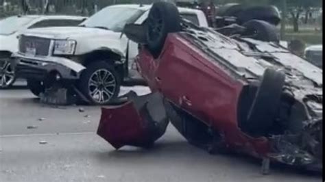 Choque M Ltiple Frente Al Pante N De Laredo Provoca Volcadura Hay Un