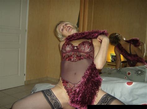 Amateur Milf Blonde Short Hair Lingerie X Porn Pic