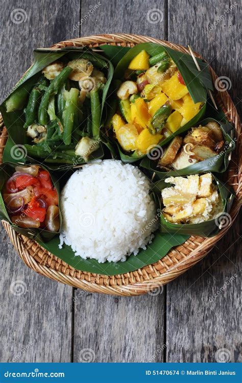 KadazanDusun North Borneo Traditional Food. Wild Yam For Vegetable ...