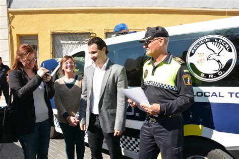 Presentados Dos Nuevos Furgones De La Polic A Local De Torrevieja