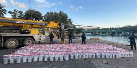 Incautan M S De Una Tonelada De Coca Na Frente A Las Costas De La