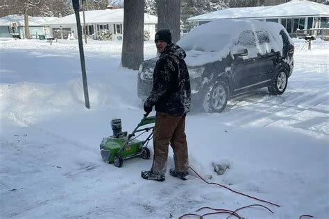 Best Electric Snow Blower: How to Choose It Properly?