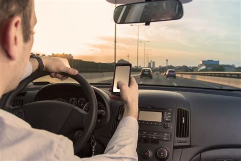 10 Distracted Driving Facts And Statistics 2024 Update House Grail