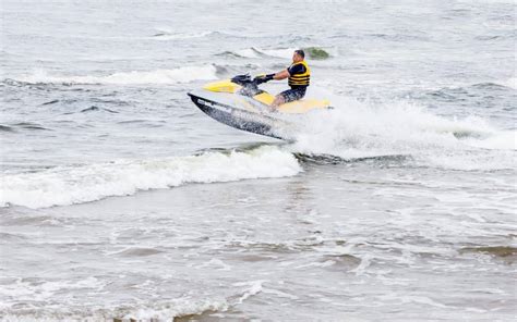 How To Safely Drive A Jet Ski In Rough Water Outdoor Troop