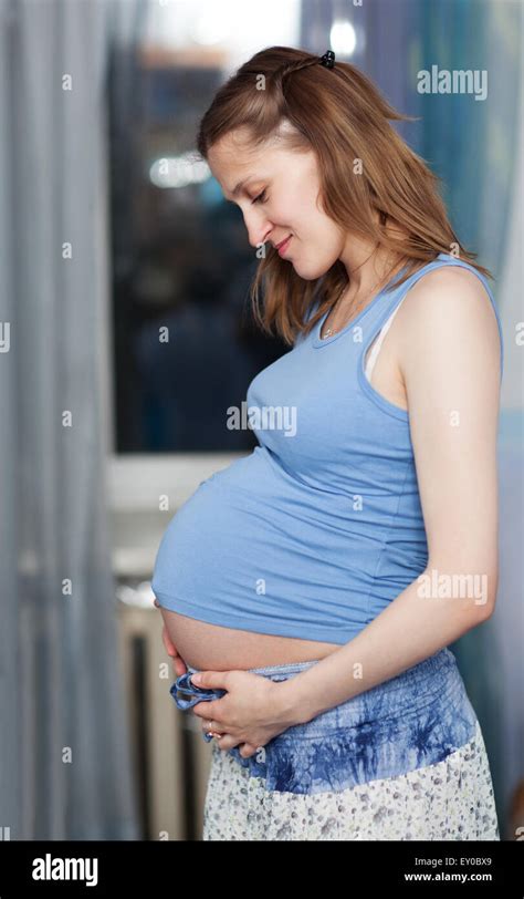 Cute Pregnant Brunette Hi Res Stock Photography And Images Alamy