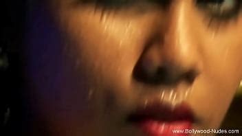 La Limpieza De Su Alma De Bollywood XVIDEOS