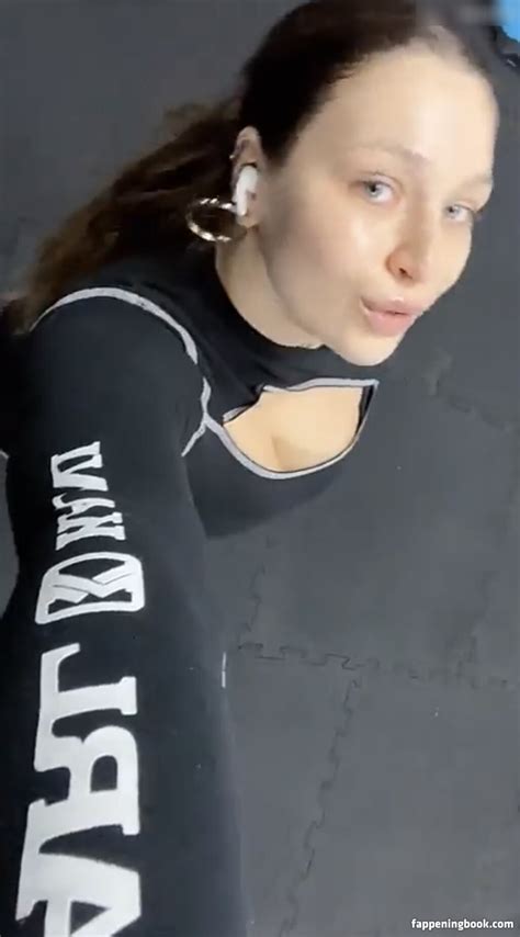 Lucy Lacht Nude OnlyFans Leaks Fappening FappeningBook