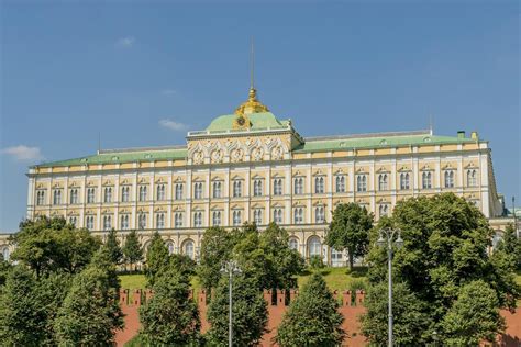 Moscow Kremlin and Grand Kremlin Palace view from the riverside 9995624 ...