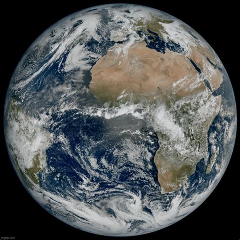 Voici La 1ère Photo De La Terre Prise Par Le Puissant Nouveau Satellite