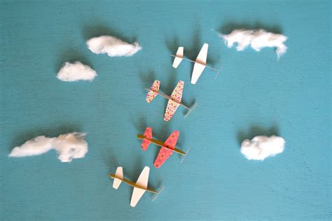 DIY Les avions en papier mobile Maman à Tout Faire