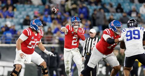 Lane Kiffin Jaxson Dart Praised By CFB Fans As Ole Miss Dominates Duke