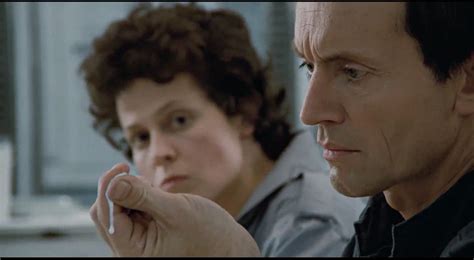 Bishop And Ripley In Aliens 1986