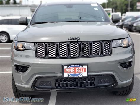 2020 Jeep Grand Cherokee Altitude Sting Gray