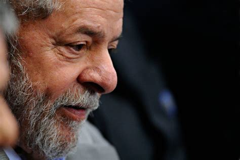 Lula já sinaliza possíveis ministros para conseguir apoio veja os