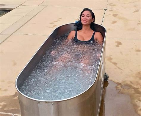 5 Things That Happen To Your Body In An Ice Bath