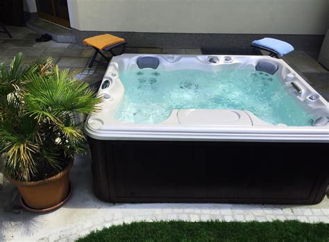 4 Incredible Ways To Use Your Hot Tub In The Summer