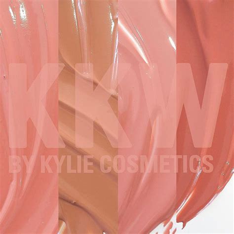 3 ngày nữa mới lên kệ nhưng bộ 4 màu son nude của Kim Kardashian và Kylie Jenner đã gây sốt