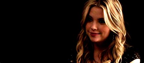 Hanna Marin Smile 