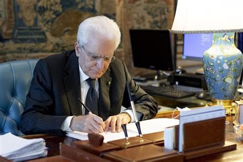 Il Presidente Mattarella Conferisce Onoreficenze Al Merito Della