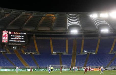 Roma Nuovi Cori Anti Napoli Si Va Verso La Chiusura Totale Dell