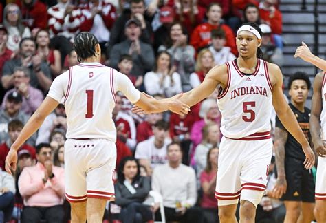 IU basketball's leading scorer Malik Reneau leaves Rutgers game with