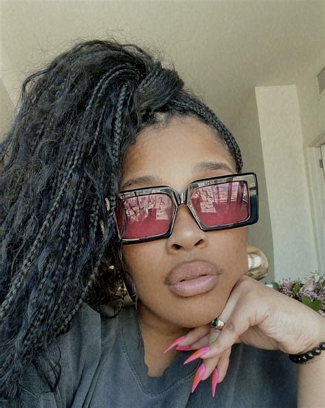 [Op-Ed] Journey Back to You: Plus-Size Style Guru Essie Golden Reflects