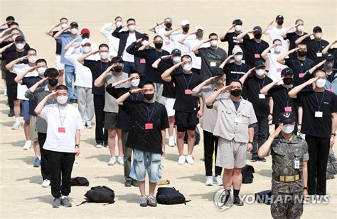 성별간 불신·증오한국 저출산 근본 원인은 젠더전쟁 연합뉴스