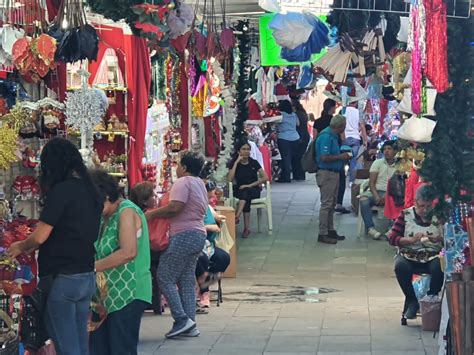 Con el ánimo a tope arranca el Tianguis Navideño de El Refugio